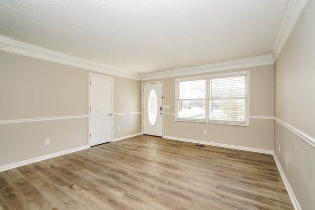 Photo - 5112 Beechwood Rd