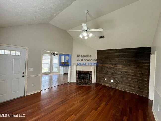 Photo - 2001 Windchase Cir