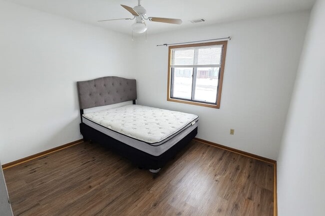 460 Echo Ln