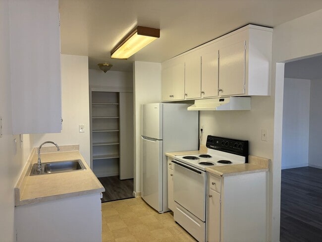 1708 Ross Cir Unit 2