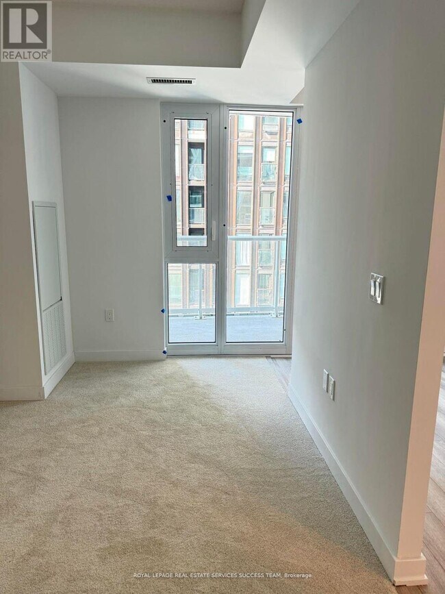 Photo - 230 Simcoe St Unit 1820