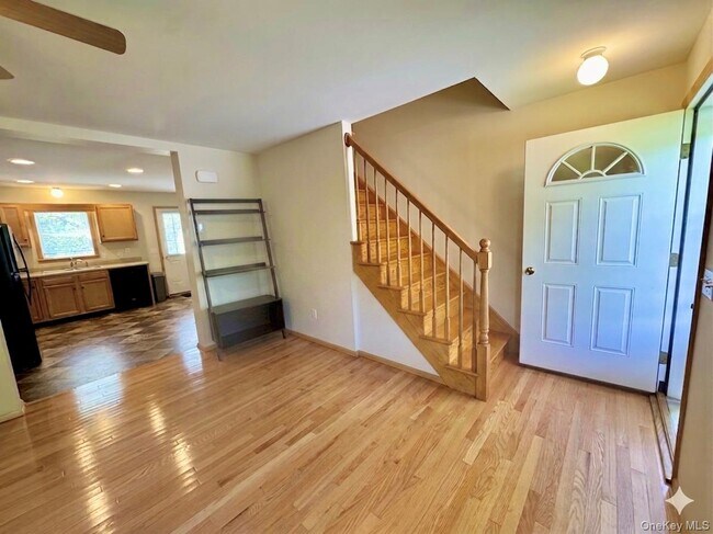Photo - 27 Hemlock St