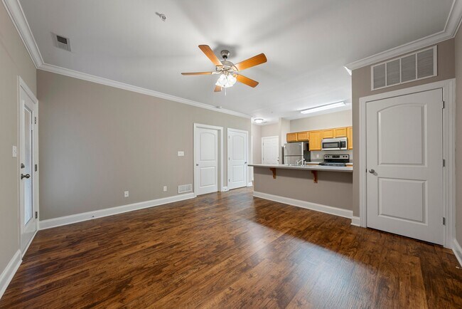 Mount Victor Olde Towne Luxury Apartments