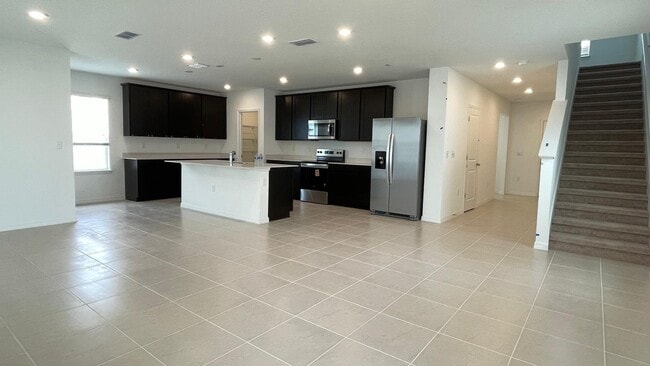 4717 Orange Flora
