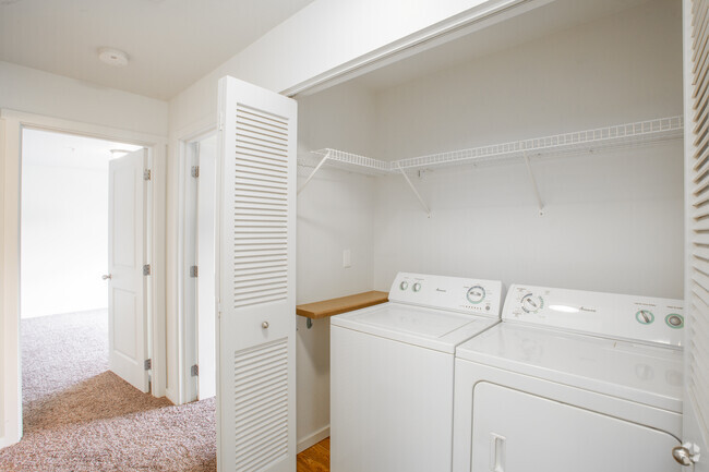 Lilac - 2BR, 2BA - 932 SF - Copper Hill Apartments