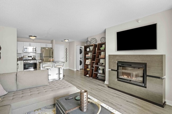 Photo - 590 N State St