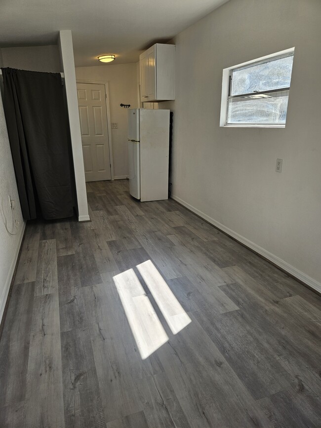 Photo - 3710 E Flora St