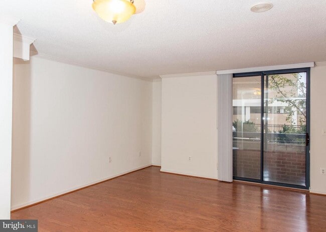 Building Photo - 3835 9th St N Unit 108E