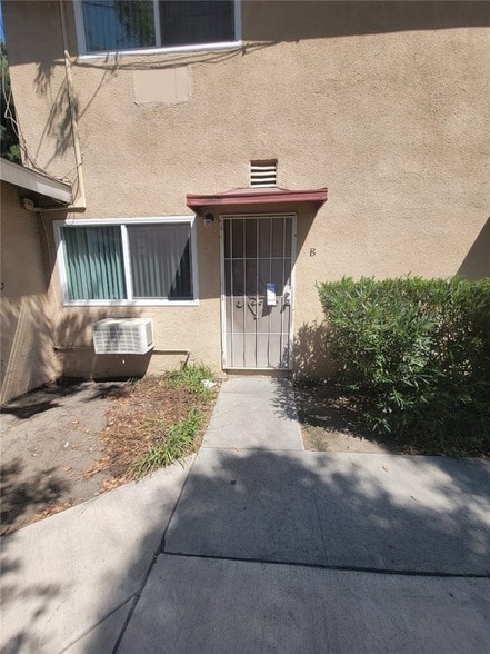 Building Photo - 4505 Canoga St Unit B Rental