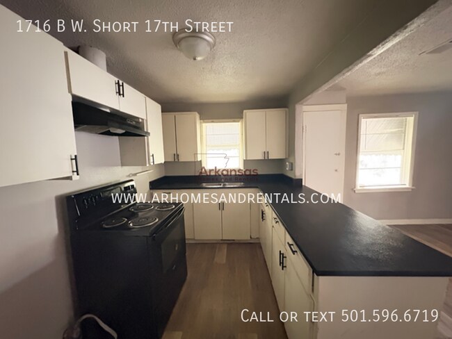 Photo - 1716 W Short 17th St