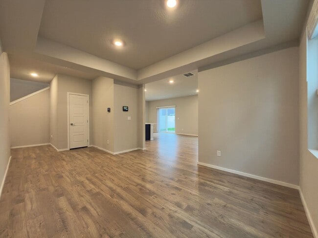 Photo - 3883 Clinton Rd