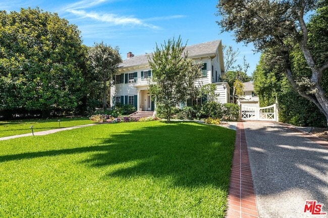 Photo - 809 N Bedford Dr