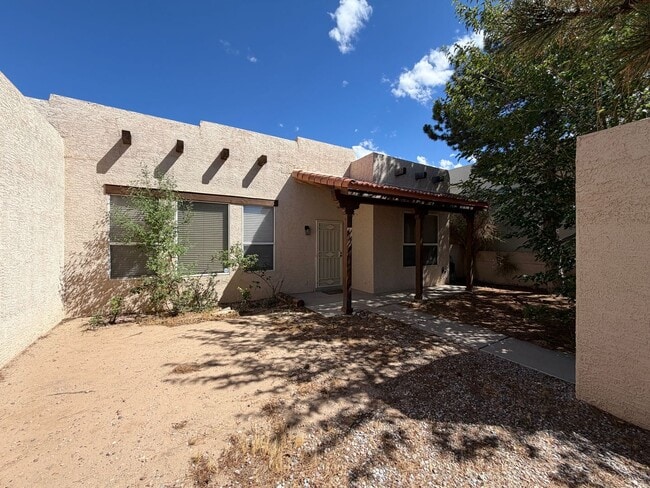 Photo - Contemporary 3 Bedroom 2 Bathroom Home Located In NW Albuquerque!
