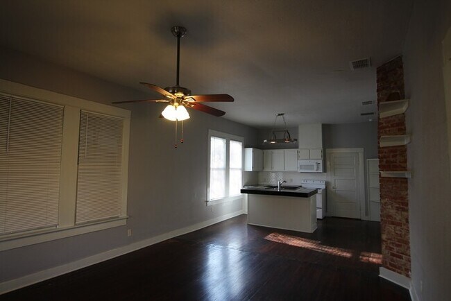 Photo - Tour Today! Charming 3 bedroom home in the Heart of Tyler!!