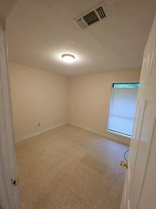 Photo - 3100 Courtney Ave