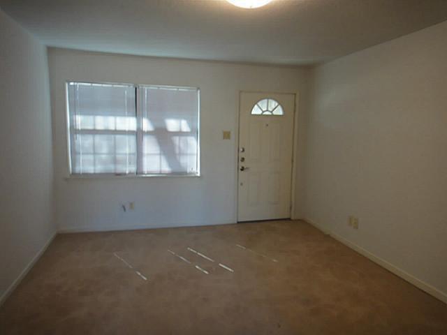 Photo - 1801 Meadowcrest Dr