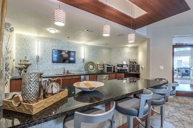 Building Photo - 5800 Woodway Dr Unit 0435 Rental