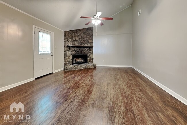 Photo - 2406 Jenwood St
