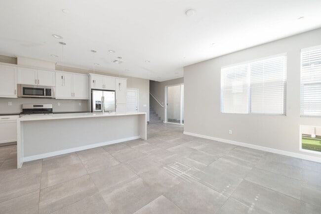 Photo - Spacious 4 Bedroom Townhome in the Millenia Community!