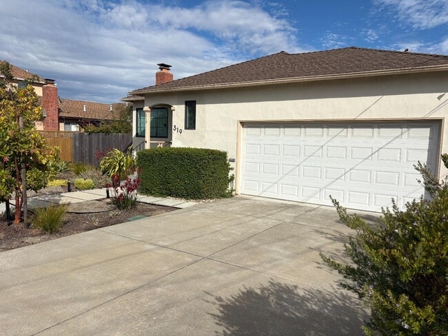 Photo - 319 Helen Dr
