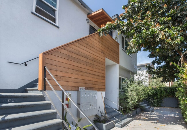 Building Photo - 1260 W 39th St Rental