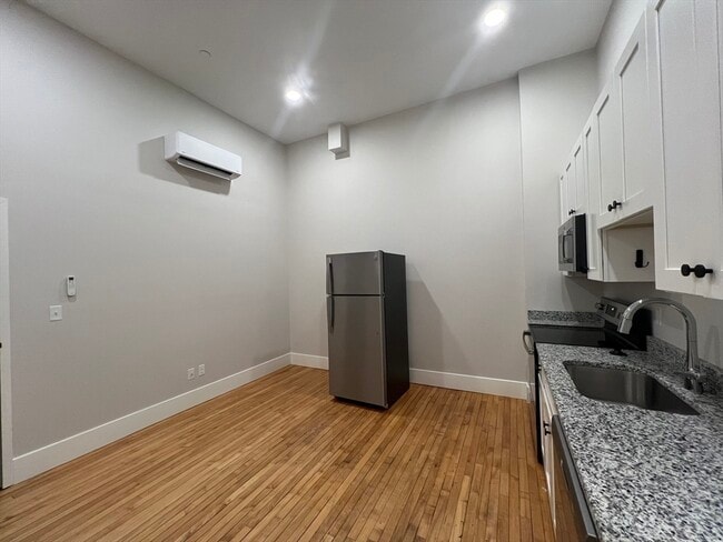 Photo - 34 St Joseph St Unidad 19