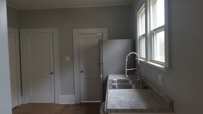Photo - 900 Walnut Ave