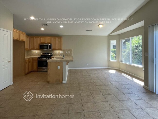 Photo - 395 Atlantic Dr