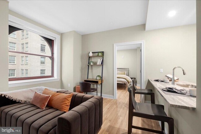 Photo - 1420-22 Chestnut St