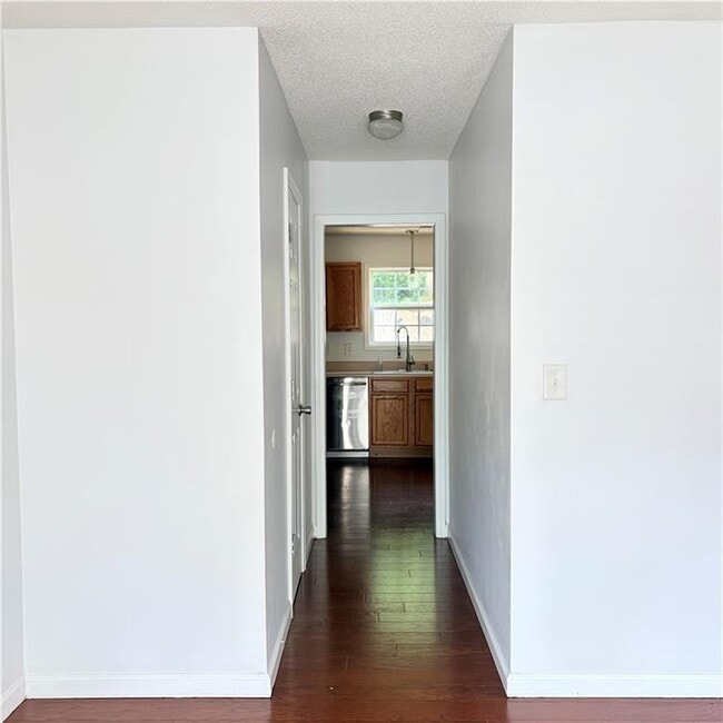 Photo - 153 Greystone Cir