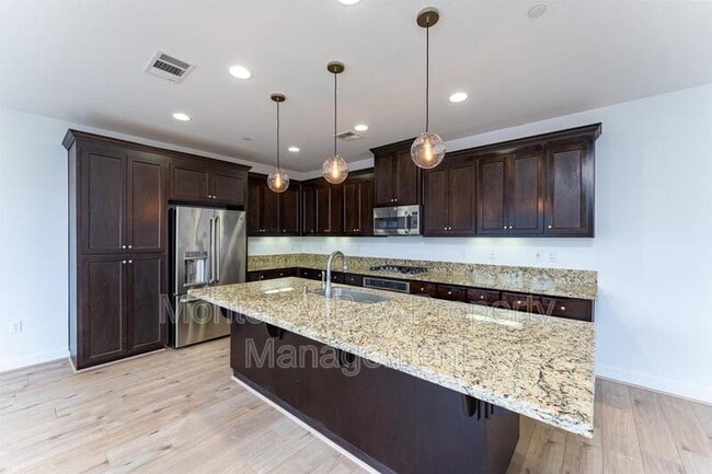 Photo - 250 Boardwalk Ave