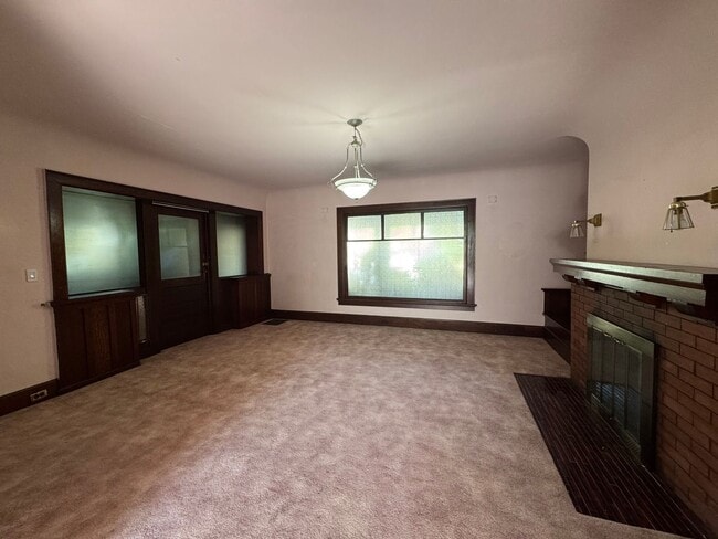 Photo - Large 1 Bedroom Main Level Apartment Near ... Unit 612 W 10th Ave #5