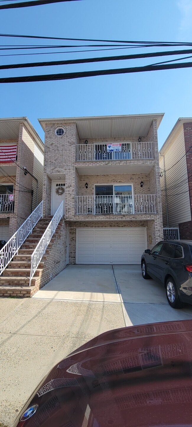 Photo - 64 70th St Apartments Unit 2