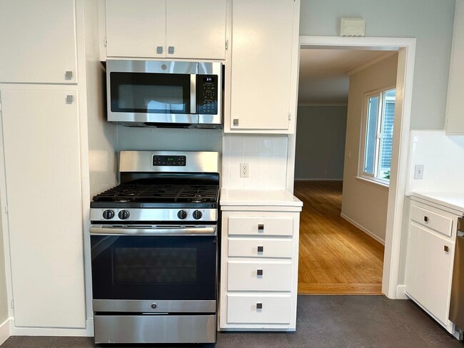 Photo - Menlo Pointe Apartments