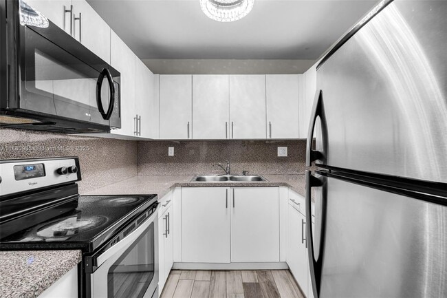 Photo - 1885 W 56th St Unidad 110