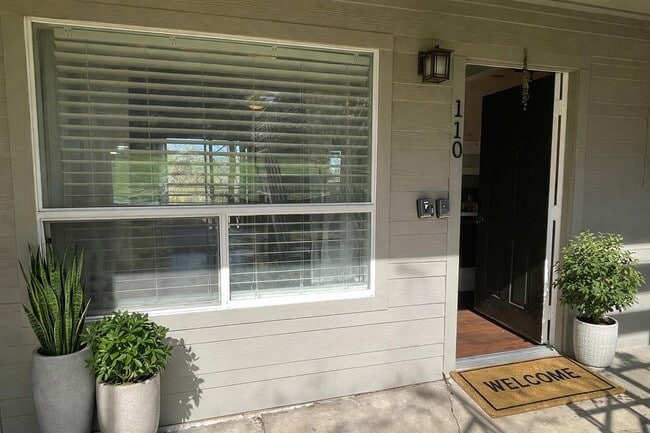 Photo - 1514 Parker Ln Unidad 110