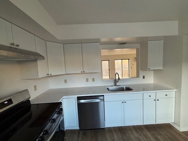 Photo - 8004 Chelsea Cv N