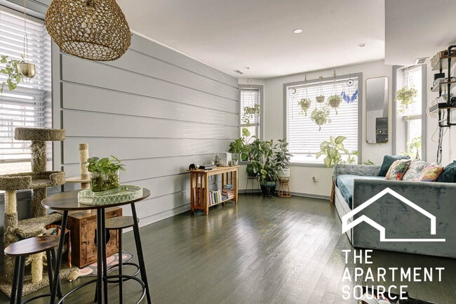 Photo - 2834 W Diversey Ave Unidad 2F