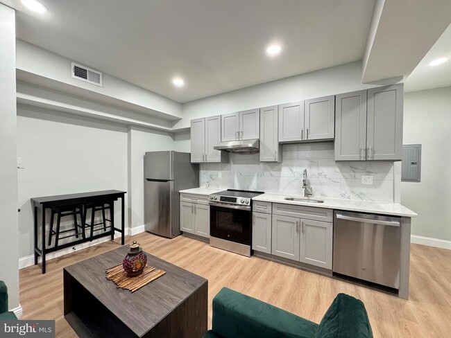 Photo - 1024 Race St Unit 3C