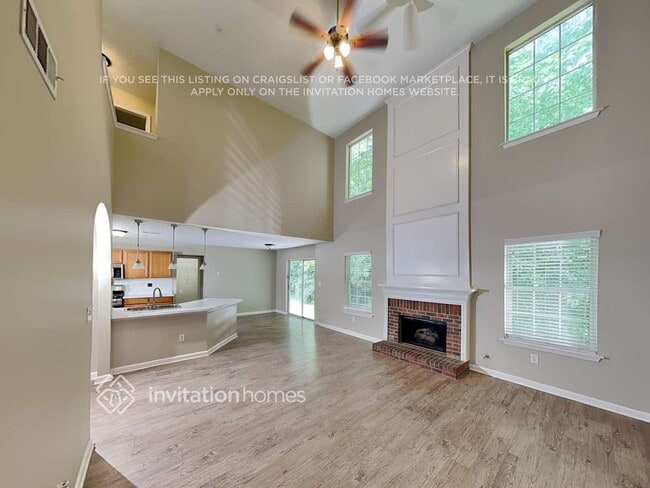 Photo - 320 Birchmere Close SW