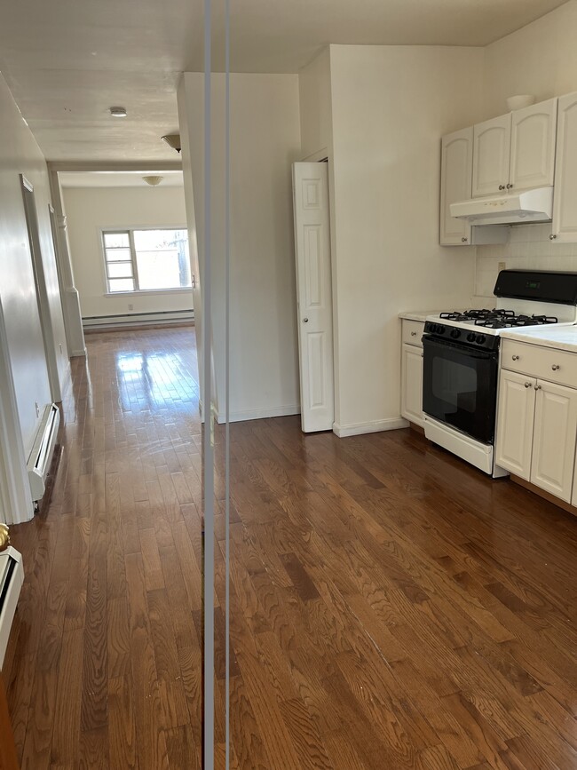Photo - 56 Spring St Unit 3bed apt no fees
