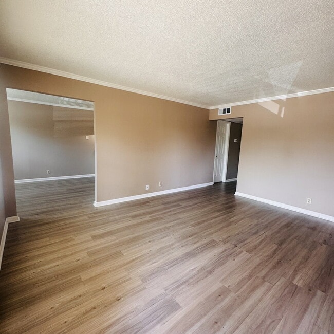 Photo - Welcome Home to your 2 Bedroom | 1 Bathroom Apartment Home located at Chateau Royal in Orange, TX! Unidad 30
