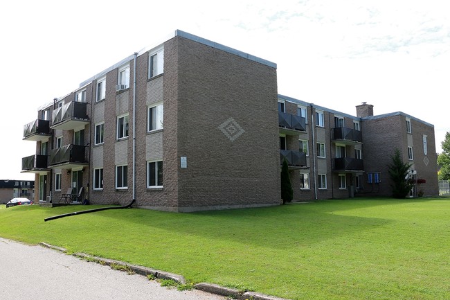 Building Photo - Thompson Manor