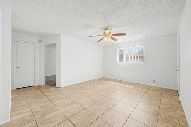Photo - 2931 E Beck Ln Unit 1