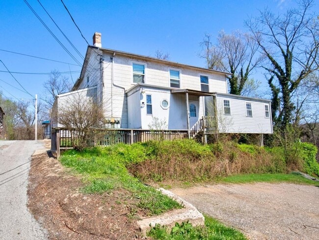 Photo - 119 Pine Ave Unidad F