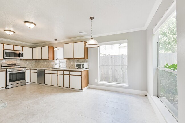 Photo - 1623 Stonehaven Village Cir