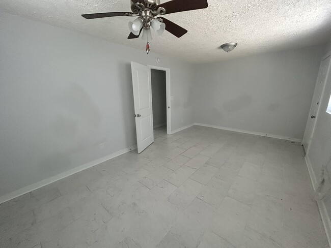 Photo - 1114 Cedar Ave S