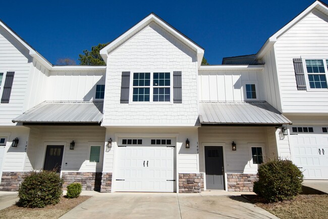 3 Bed 3.5 Bath Luxury Townhome in Convenie... - 3 Bed 3.5 Bath Luxury Townhome in Convenie...