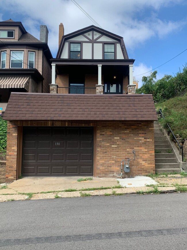 Photo - 3 Bedroom Single Family Home with Garage in Mount Washington!