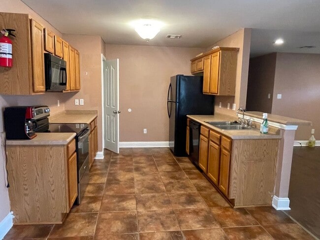 Photo - 191 E 17th St